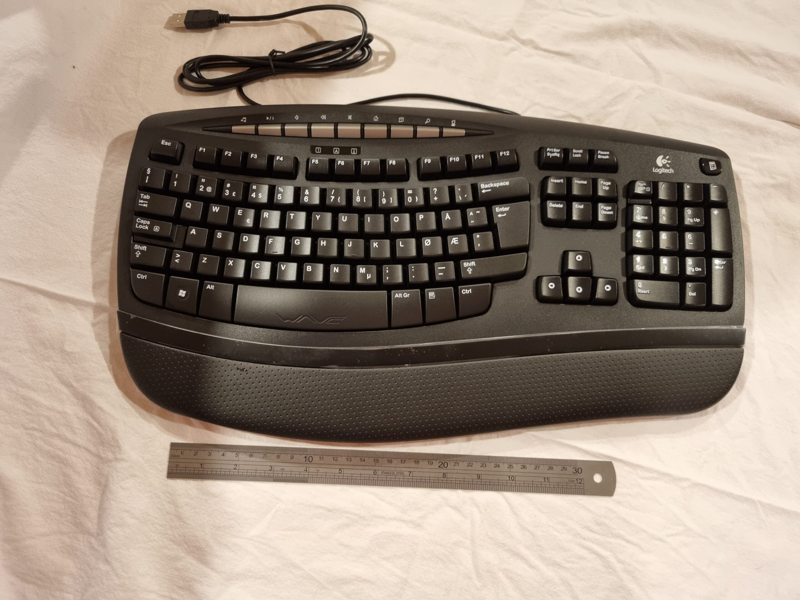 Logitech Comforwave 450 wired keyboard