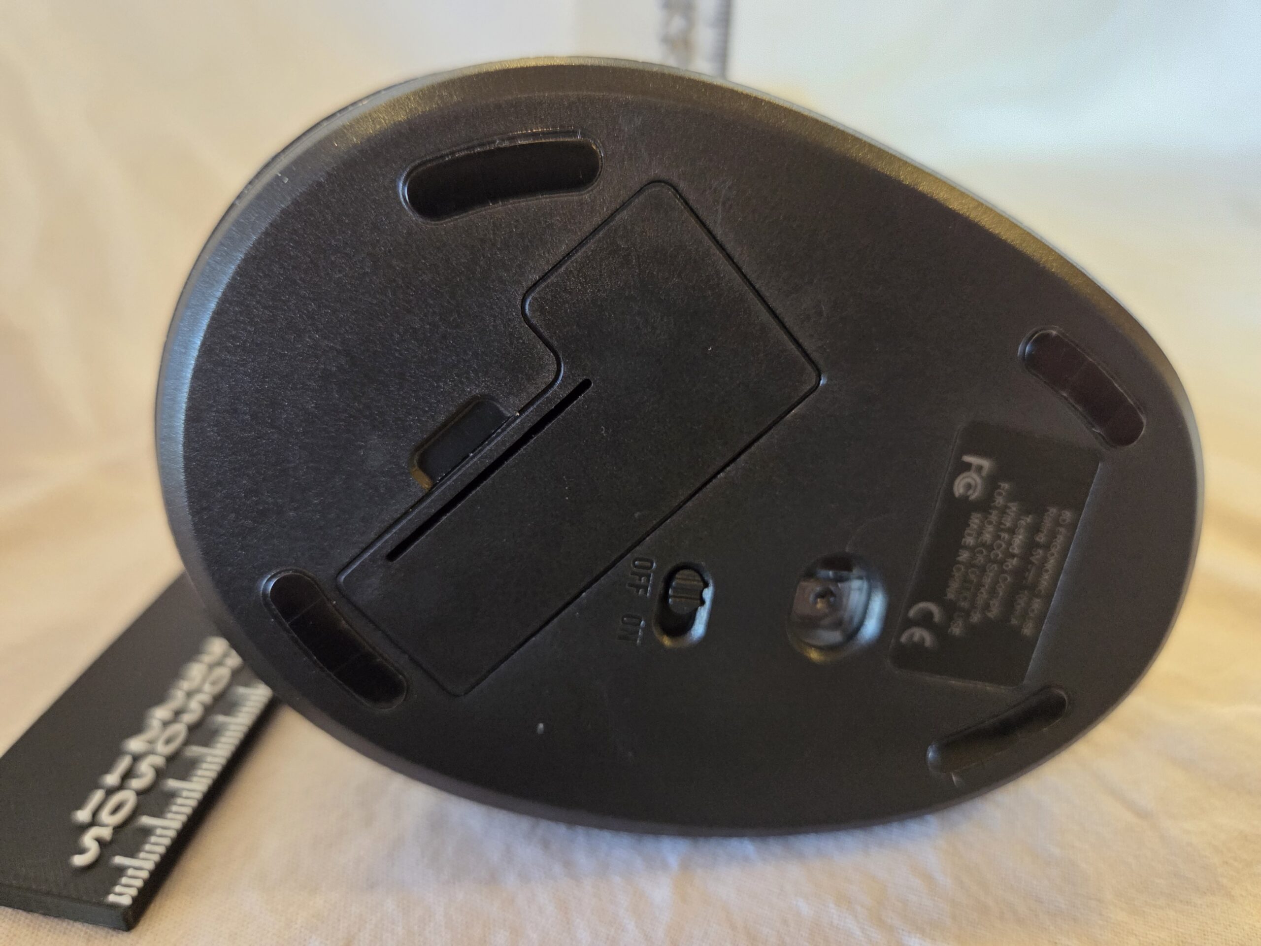 Ergonomic Vertical Wireless Mouse